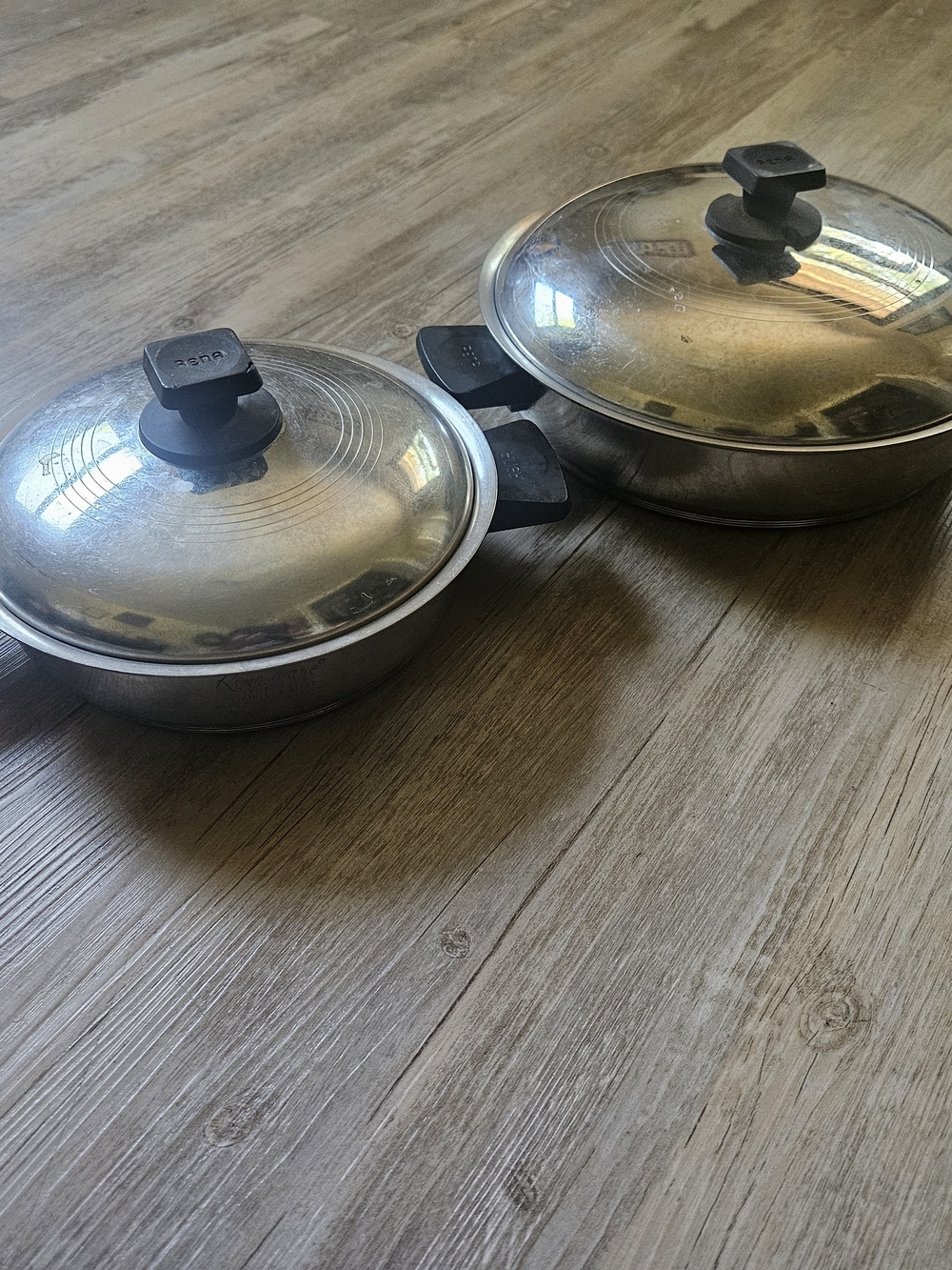 2 Rena-Ware 4 Pc 3 Ply 18-8 Stainless Steel 7.25 And 9.5 Inch Covered Pots